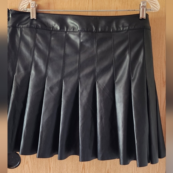Arizona Jean Company Black Skater Mini Skirt - Picture 2 of 5